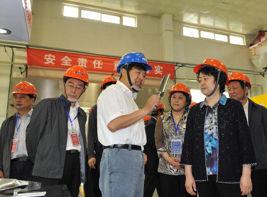 省人大常委会副主任、省总工会主席黄玮来ABPAY钱包官方网站调研