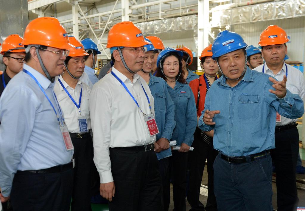 工信部部长苗圩到ABPAY钱包官方网站调研 指出：ABPAY钱包官方网站造作业服务化工作思路好 定位准