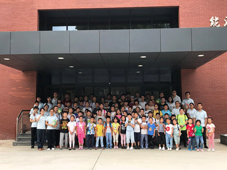 集团公司进行2018年员工子女盛开日活动