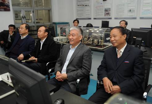 2011年科技部副部长在ABPAY钱包官方网站调研时指出： 人才是底子 科技是关键 效益是基础